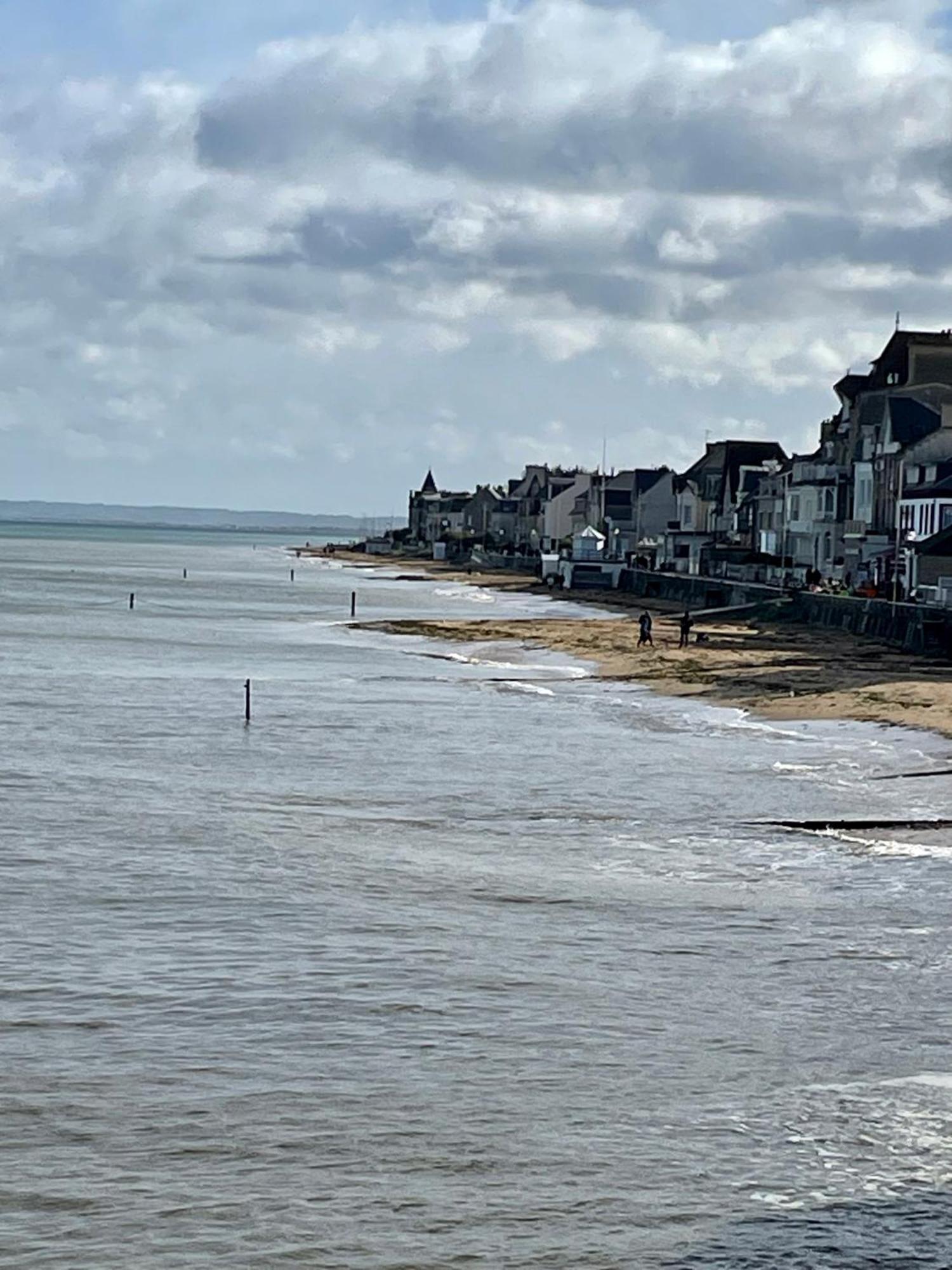 Saint-Aubin-Sur-Mer: Bel Appartement Traversant المظهر الخارجي الصورة